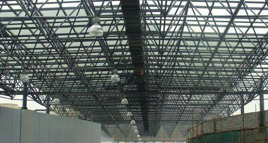 海门听网架公司的名目师阐述其网架的季节个性